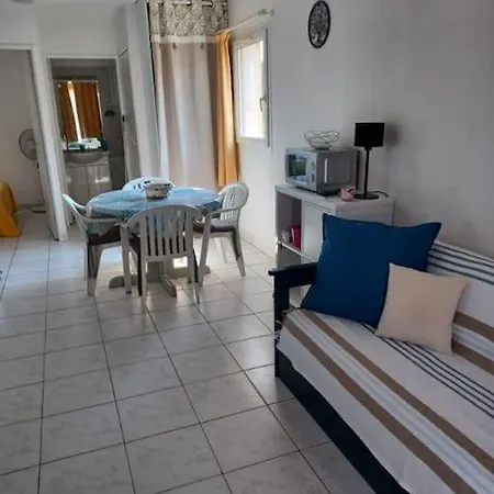 Apartment T2 Climatise Front De Avec Terrasse Et Parking - V0742