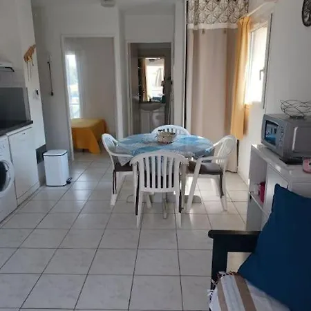 V0742 - T2 Climatise Front De Avec Terrasse Et Place Parking Apartman Vias