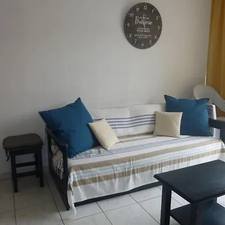 Apartment T2 Climatise Front De Avec Terrasse Et Parking - V0742