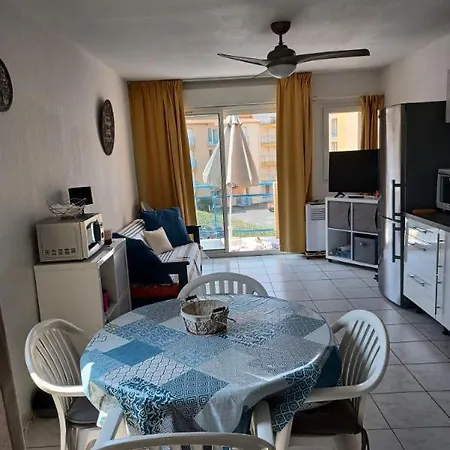 T2 Climatise Front De Avec Terrasse Et Parking - V0742 Apartment *